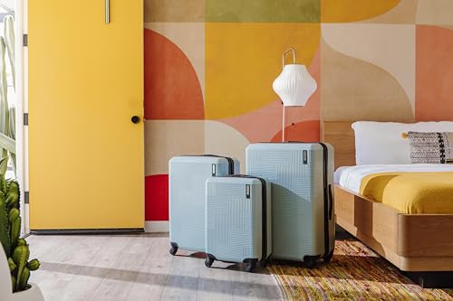 American Tourister Stratum XLT Expandable Hardside Luggage with Spinner Wheels