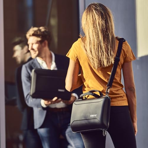 Thule Gauntlet MacBook Pro® Attaché 16"