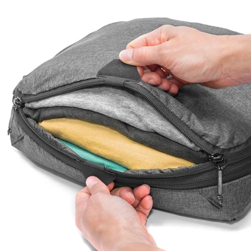 Peak Design Packing Cube, Charcoal, Weatherproof Luggage Cube with Dual Compartment Organization, Expansion and Compression, Zipper Opening, Travel Organizer for Men and Women, Size M