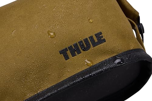 Thule Aion Toiletry Bag - Water-resistant bag for toiletries, makeup and shaving essentials - Removable liquids bag included - Easy to clean - Snap loop to easily hang - Waxed, PFC-free fabric