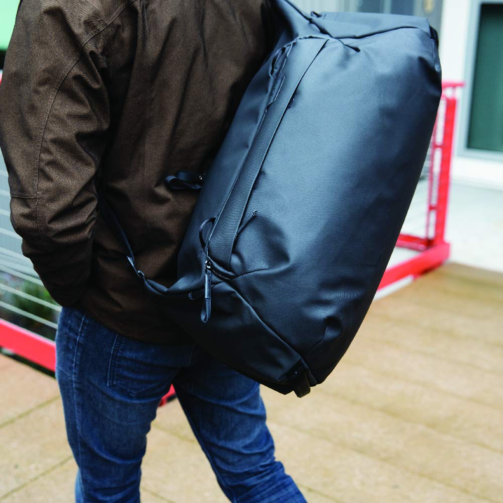 Peak Design Travel Duffel 35L, Black, Extra-Wide Single Zip Access, Weatherproof Shell, 4 External Pockets, Fits Packing Cubes & Camera Cubes, Ideal for Weekend Trips, Versatile Duffel Bag for Travel