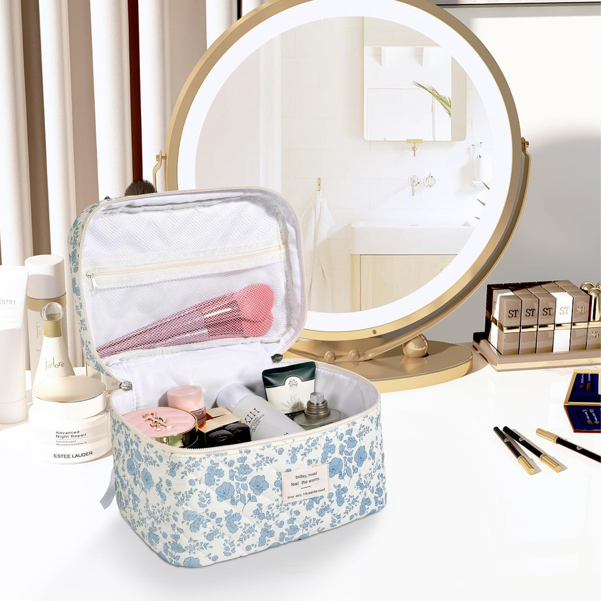 senbowe Large Quilted Makeup Bag, Cotton Floral Cosmetic Bag for Women, Cute Coquette Aesthetic Makeup Bag Toiletry Bag, Travel Make Up Organizer Bag with Zipper and Ribbon