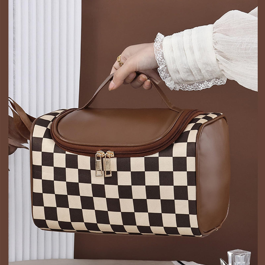 FEEZUSH Makeup Bag, Travel Portable Checkered Pattern Cosmetics Skincare Storage Bag (Brown)