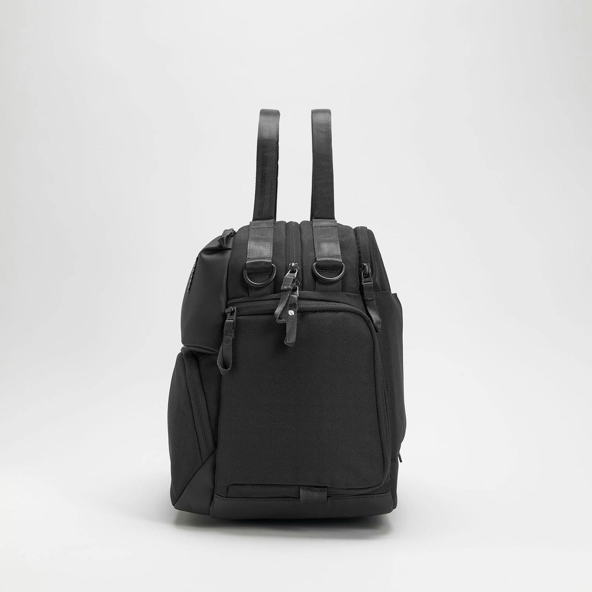 Incase A.R.C. Duffel with ReSpun 100% Recycled Polyester – 40L, Two-Way Zipper, Quick Access Pockets, 16” Laptop Storage Pocket, Travel Pass-Through, Adjustable Strap, Internal Organization, Black