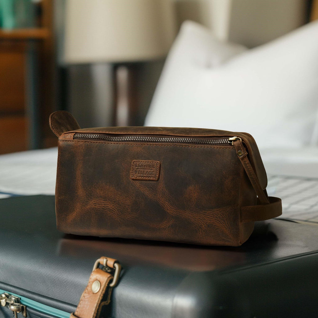 LEATHER VILLAGE Genuine Leather Travel Toiletry Bag - Water-Resistant Dopp Kit for Toiletries, Large Shaving Bag & Bathroom Organizer - Gift for Men & Women - Rustic Brown