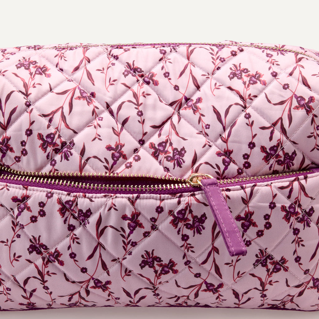 Amazon Essentials Women's Quilted Travel Makeup Bag with Mesh Compartments