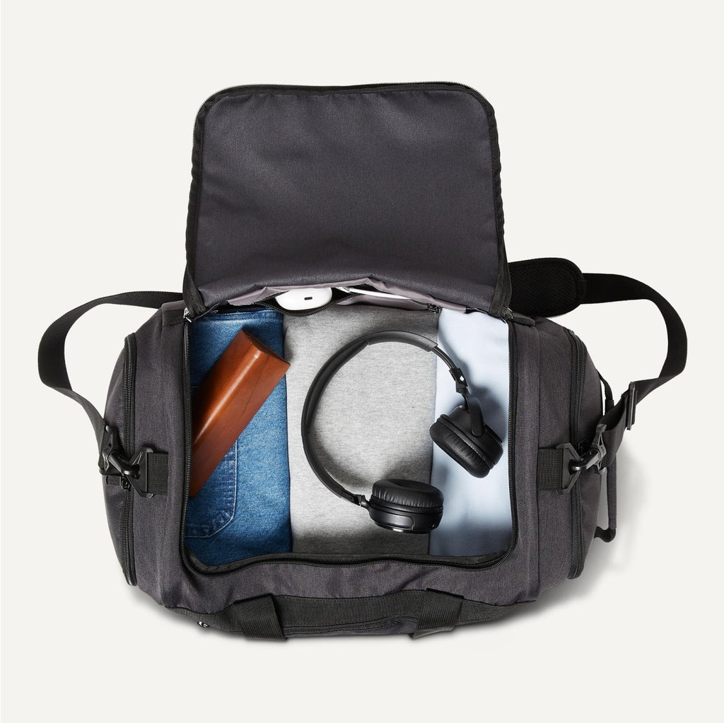 Amazon Essentials Lightweighted Carry - on Duffel with Wet pocket & Shoe Compartment 20 inches Black