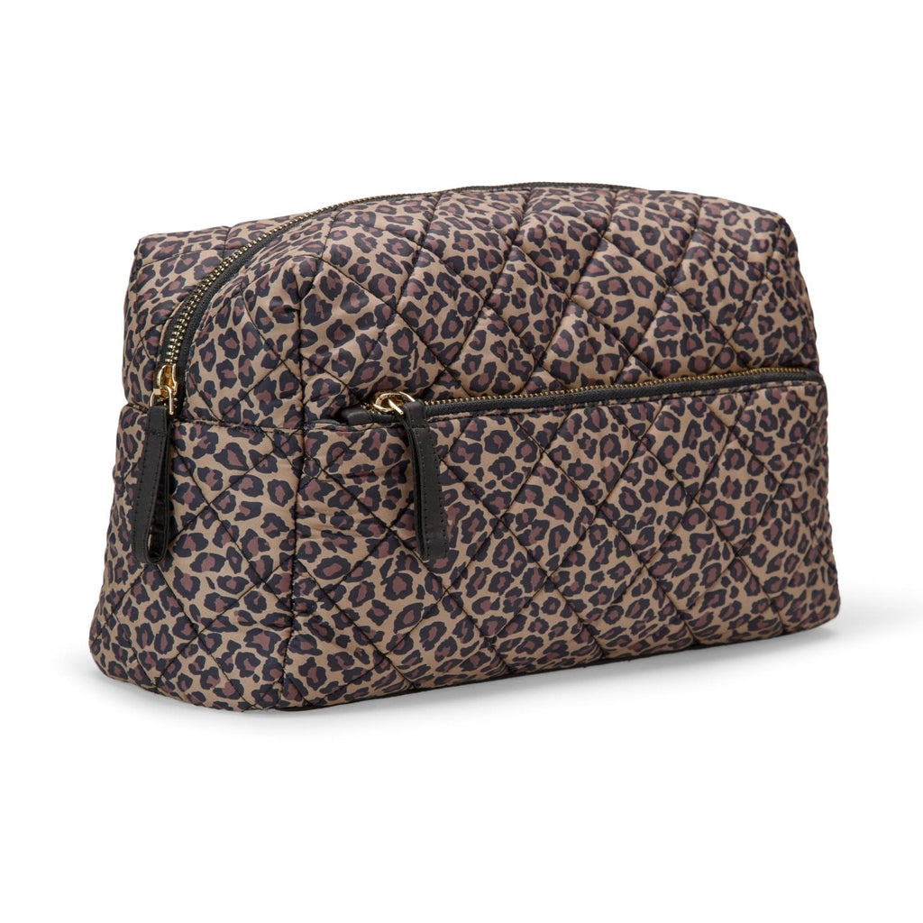 Amazon Essentials Women's Quilted Travel Makeup Bag, Leopard, One Size
