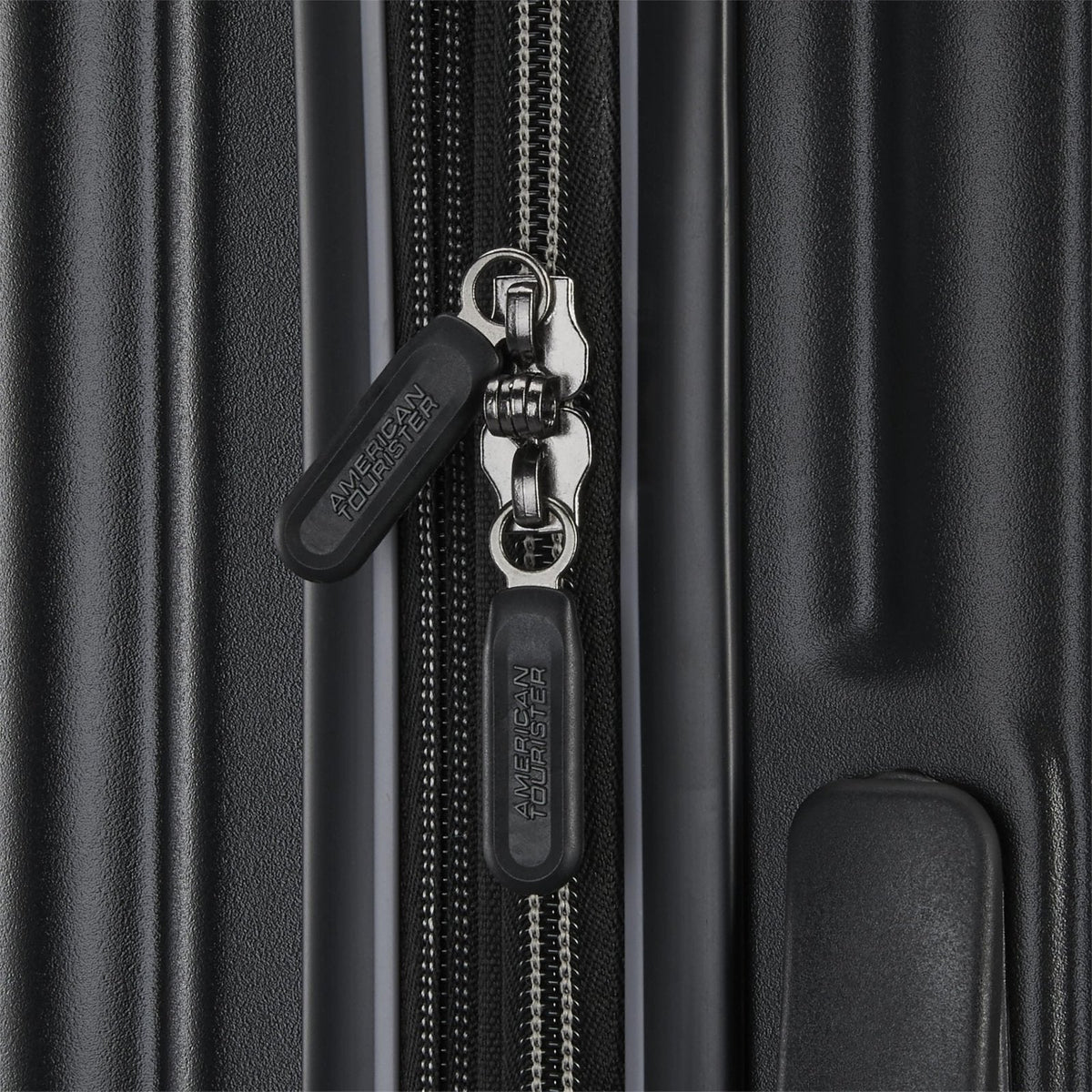 American Tourister Fathead Large Checked Luggage - Customize with Favorite Sports or Character Decal - Durable ABS Hardshell with 1.5" Expansion - 360° Spinner Wheels - RightHeight™ Handle - Black