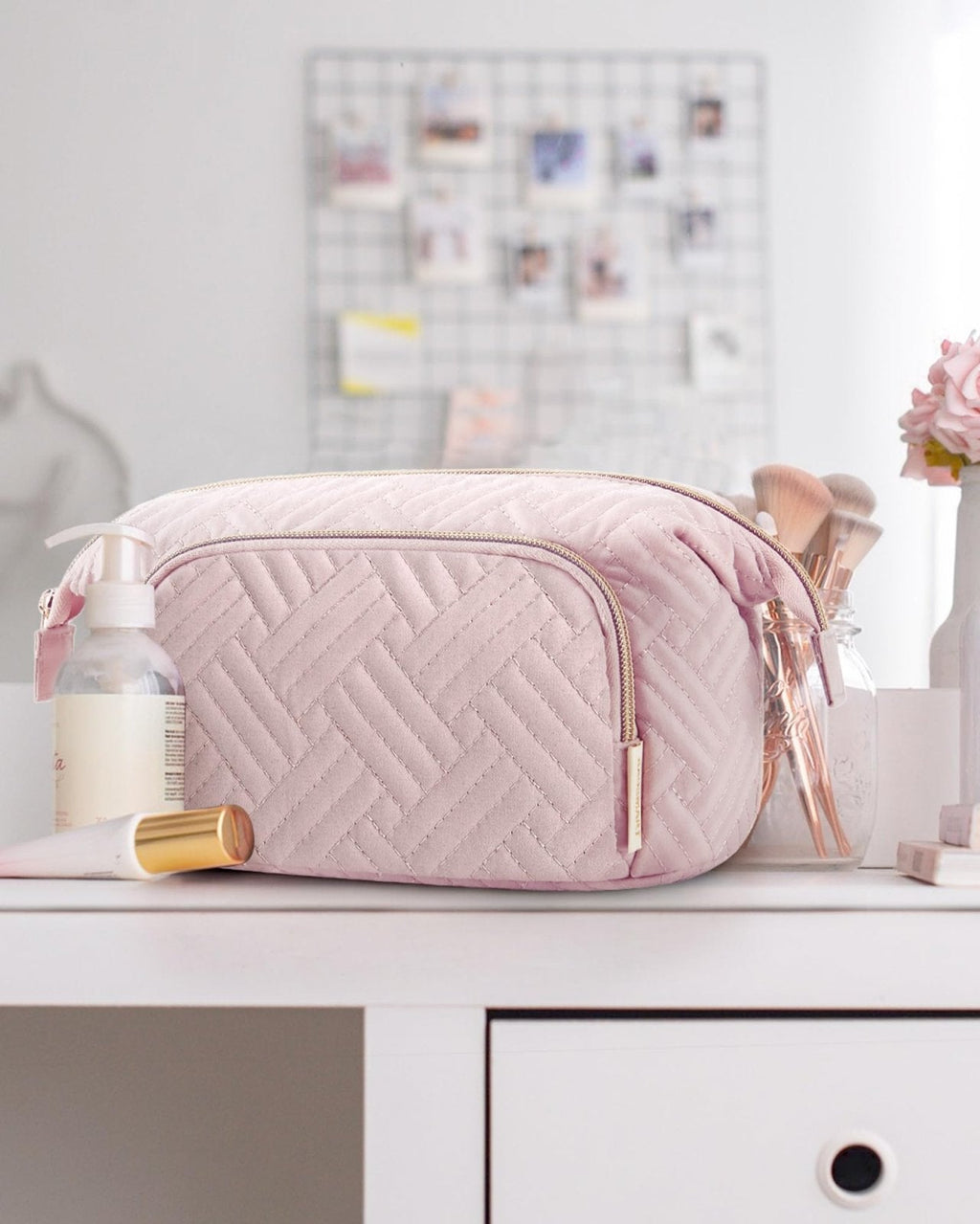 BAGSMART Travel Makeup Bag, Cosmetic Bag Small Make Up Organizer Case,Wide - open Pouch for Women Purse for Toiletries Accessories Brushes Pink