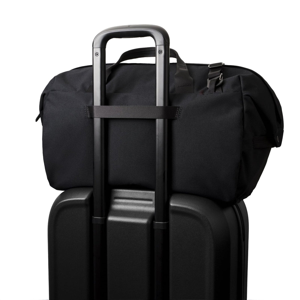 Bellroy Classic Duffel 35L (casual weekender bag with easy organization) - Black