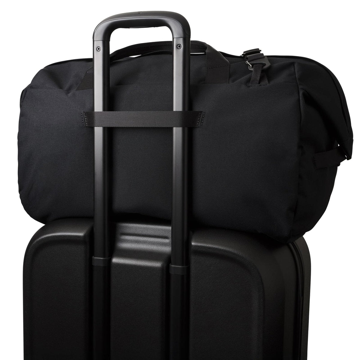 Bellroy Classic Duffel 45L (casual weekender bag with easy organization) - Black