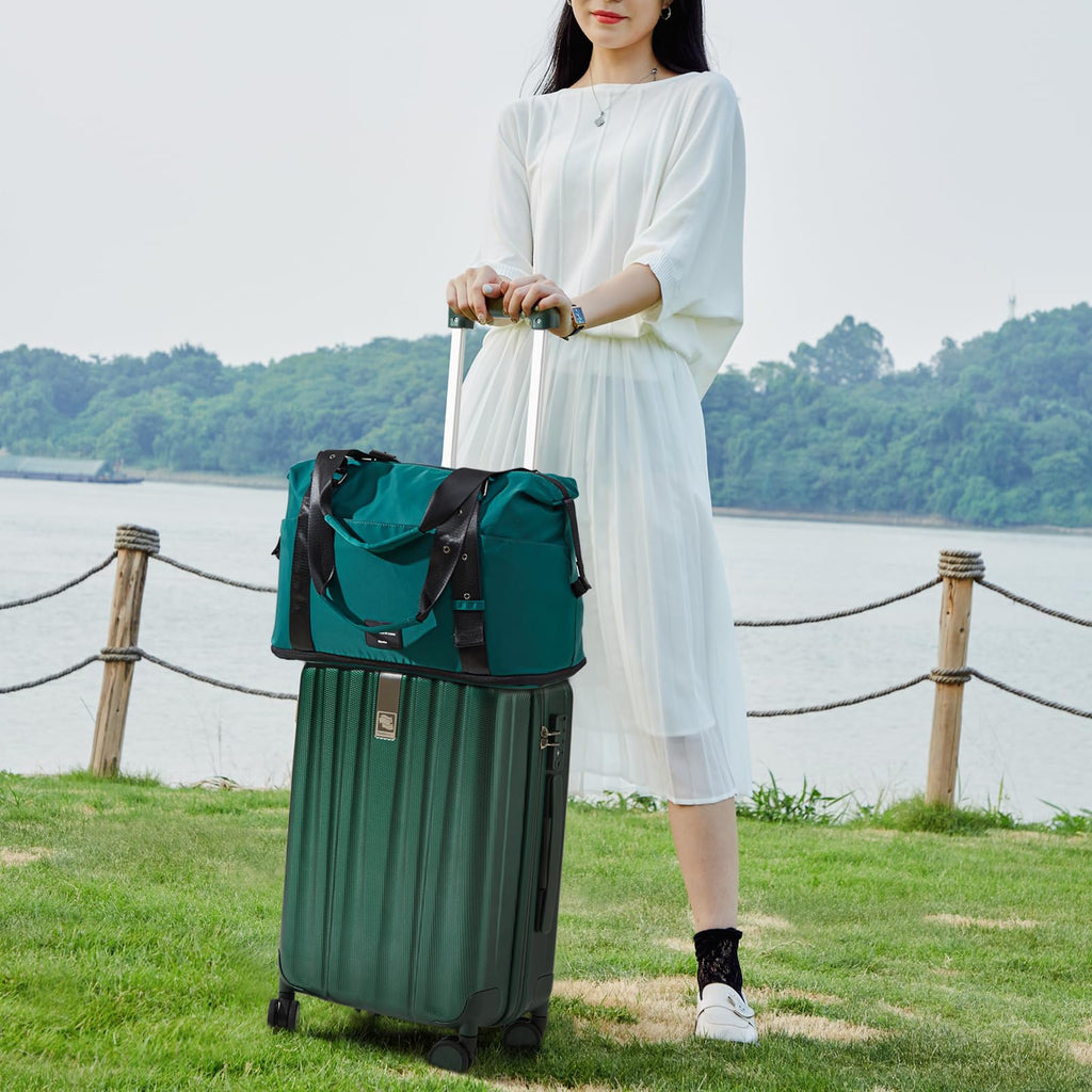 Hanke Expandable Tote Bag Foldable Duffle Bag for Travel Carry on Weekend Bag for Women with Adjustable Shoulder Strap Gym Bag for Men Garment Bag.（Jungle Green）