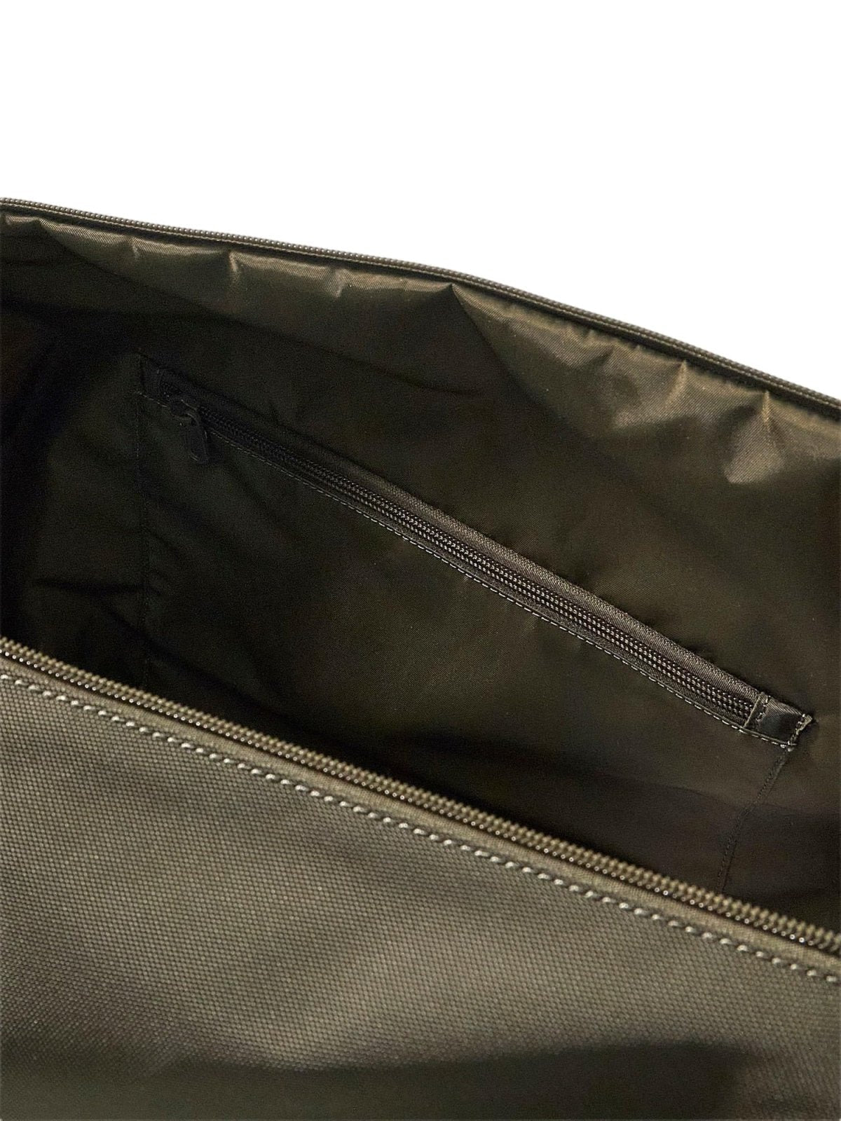 Nylon duffle bag