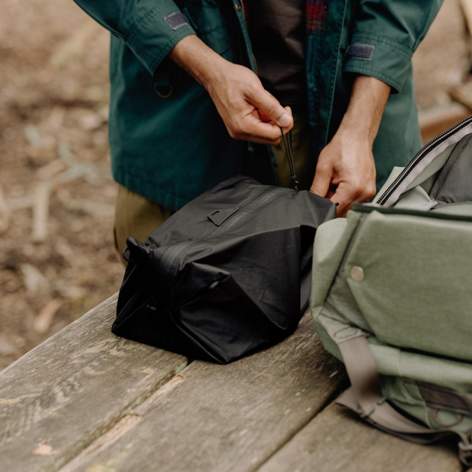 Peak Design Ultralight Terra Shell Packing Cube, Weatherproof Luggage Cube with Strap Attachment Points and Luggage Pass Throughs, Zipper Opening, Travel Organizer for Men and Women, Size XS